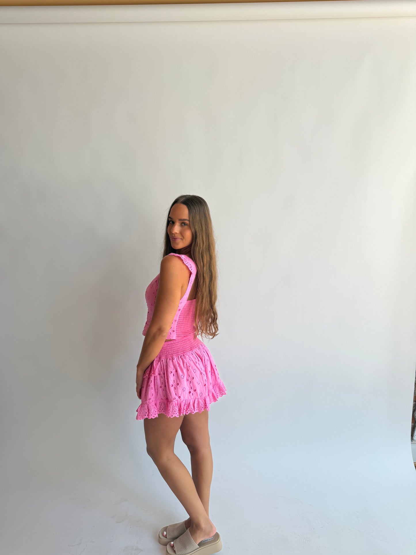Bubblegum eyelet ruffle shorts
