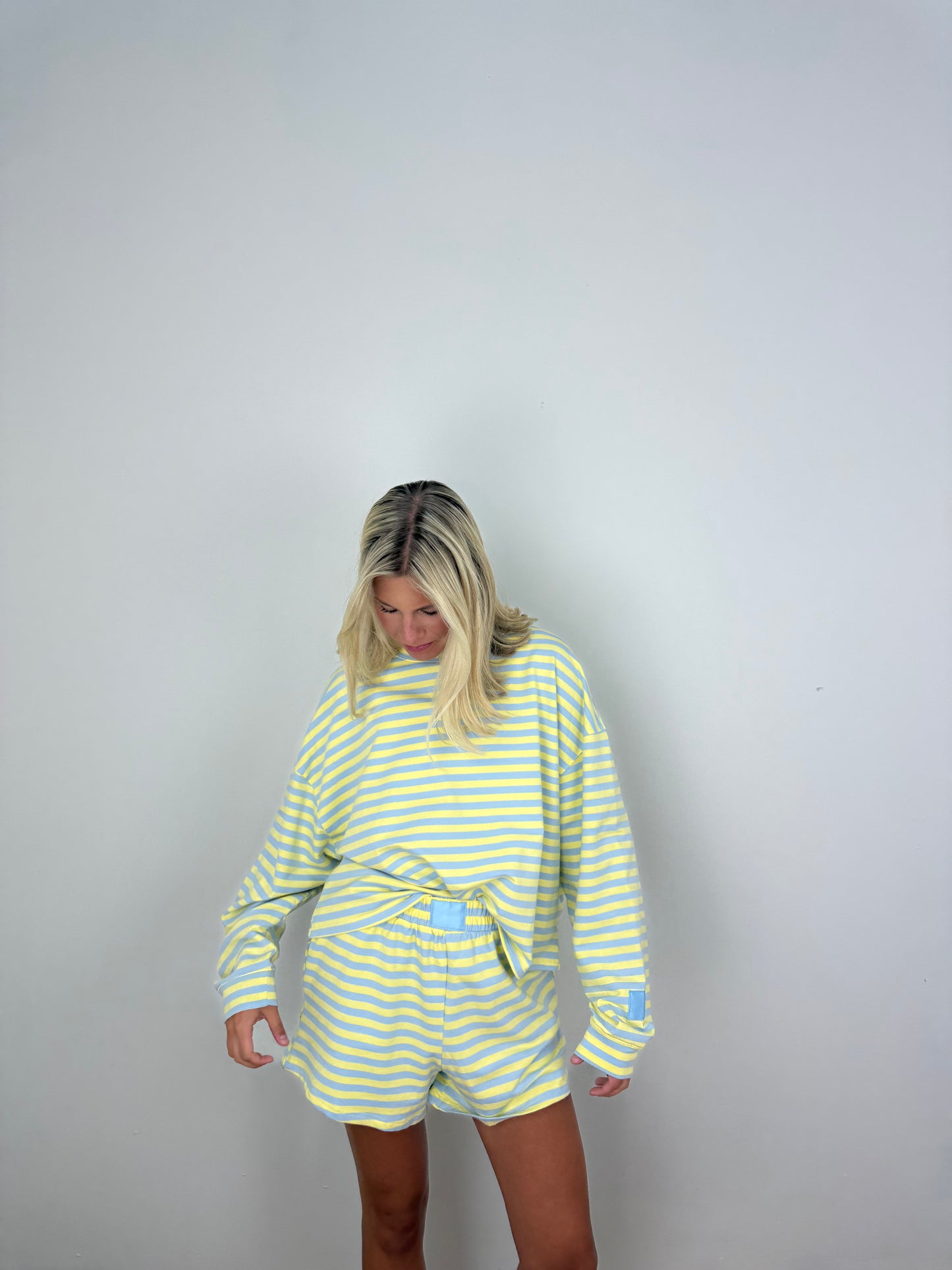 Loungey Lemonade top