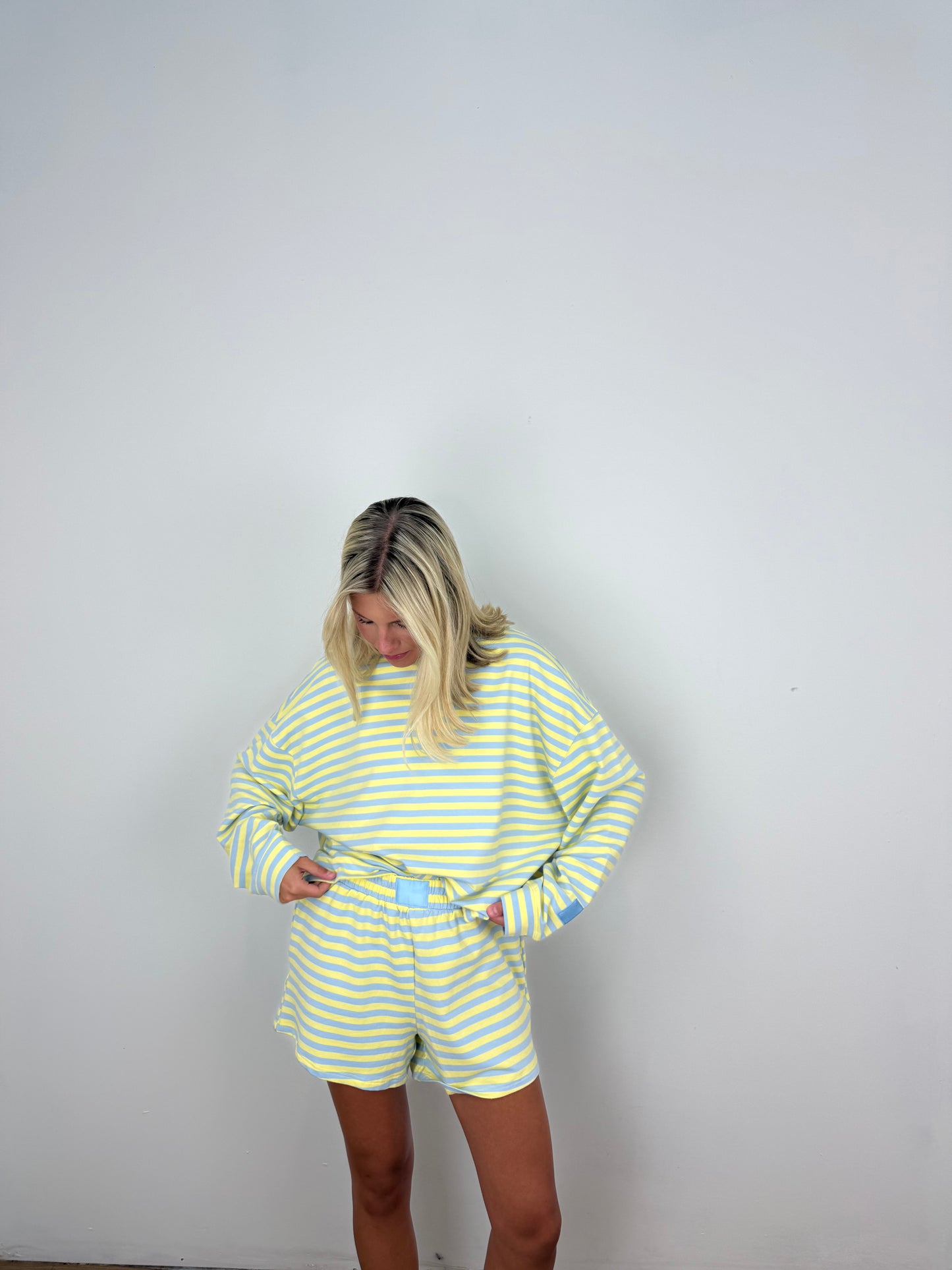 Loungey Lemonade top
